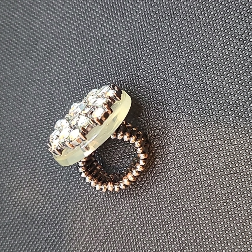 Unique style stretchable ring